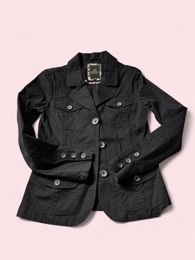 Lady Hathaway Black Button-Front Blazer Jacket